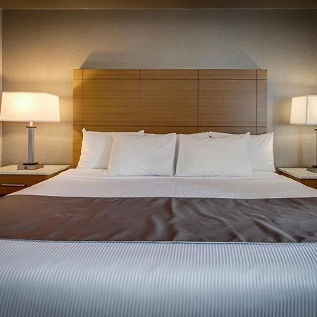 Monte Carlo Inn Vaughan Suites Extérieur photo