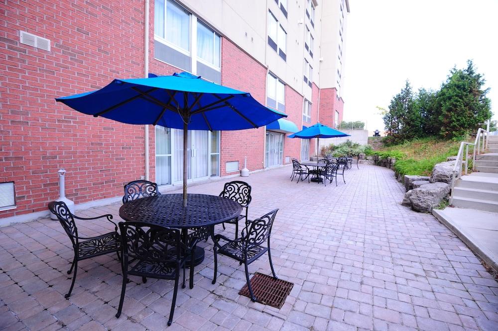 Monte Carlo Inn Vaughan Suites Extérieur photo