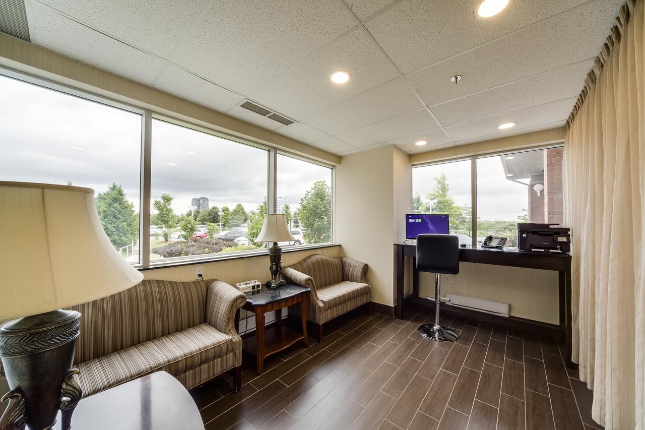 Monte Carlo Inn Vaughan Suites Extérieur photo
