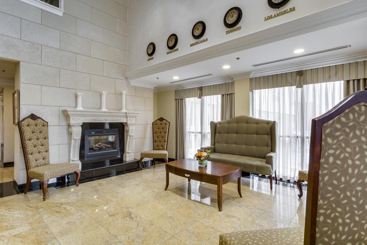 Monte Carlo Inn Vaughan Suites Extérieur photo