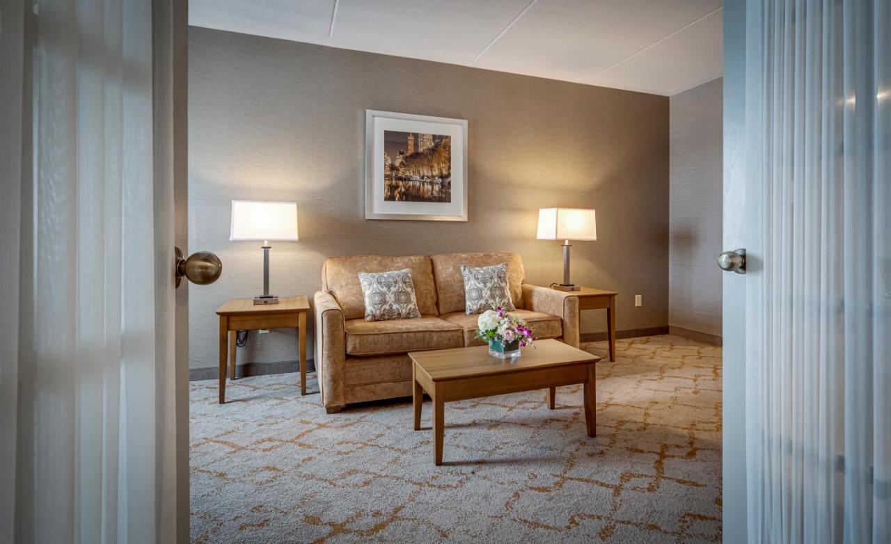 Monte Carlo Inn Vaughan Suites Extérieur photo