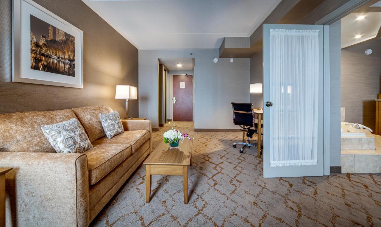 Monte Carlo Inn Vaughan Suites Extérieur photo