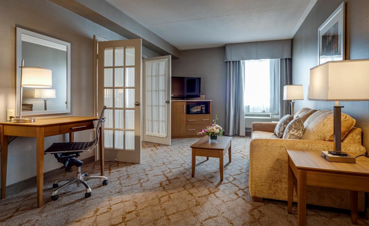 Monte Carlo Inn Vaughan Suites Extérieur photo