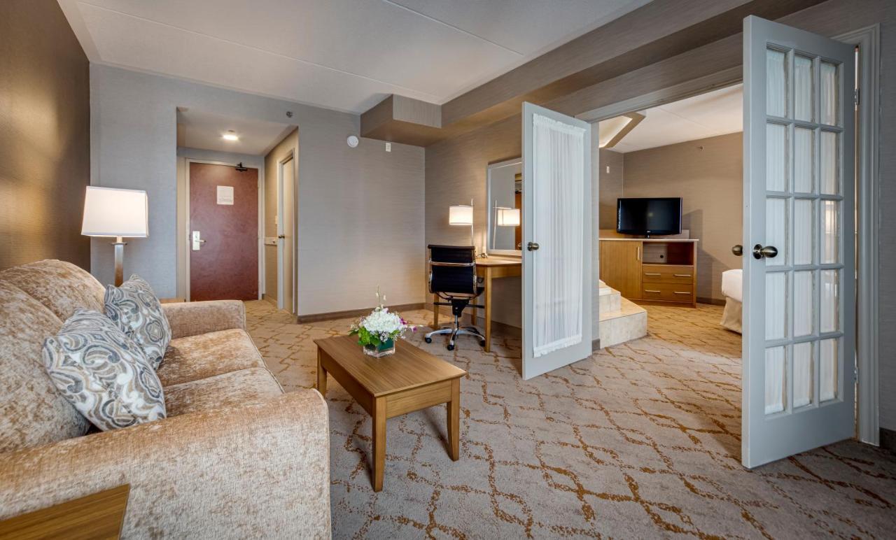 Monte Carlo Inn Vaughan Suites Extérieur photo
