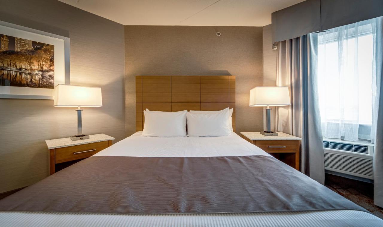 Monte Carlo Inn Vaughan Suites Extérieur photo